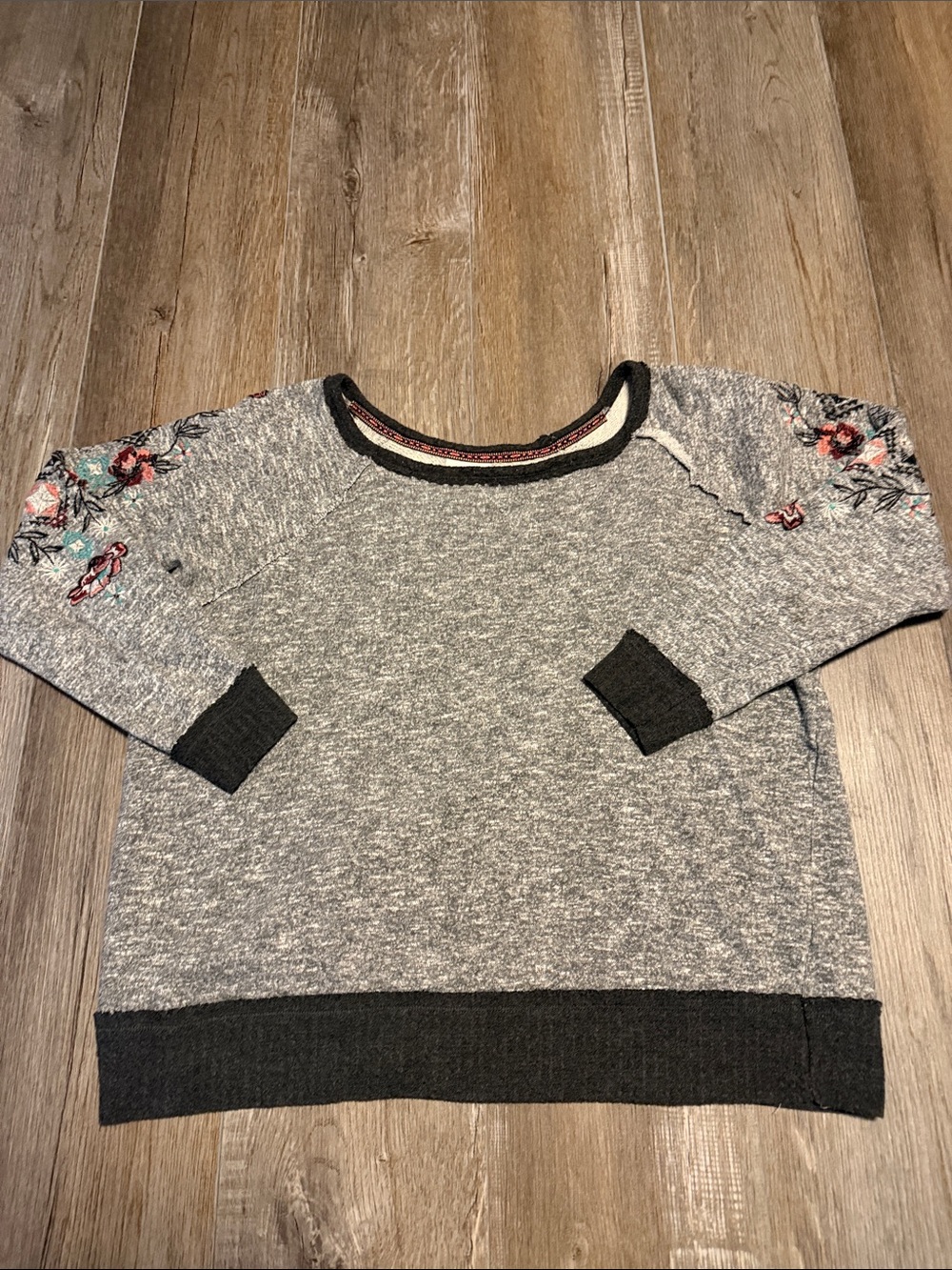 Knox Rose Gray Crewneck Sweater with Embroidered Floral Sleeves